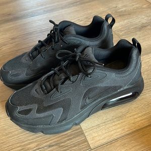 Nike Air Max 200 Triple Black Womens size 10 shoe